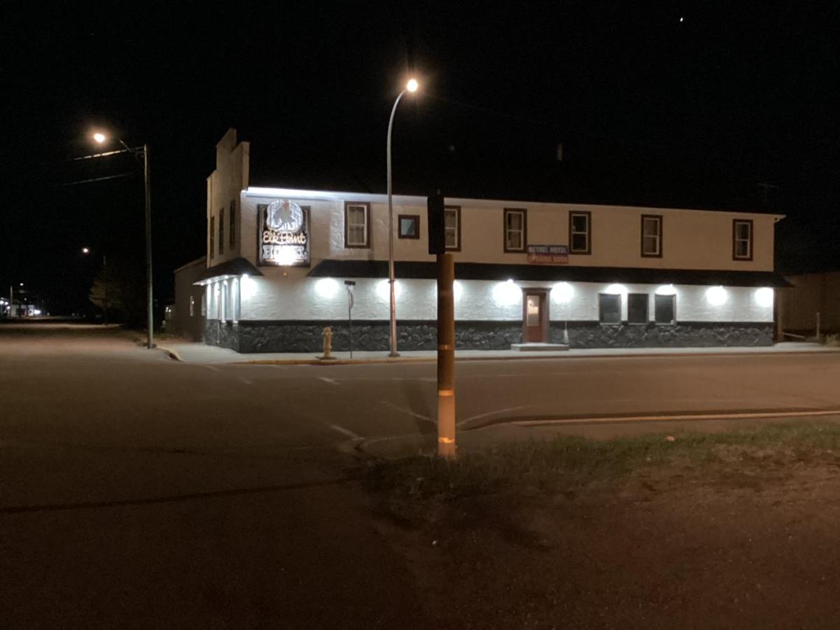 Bethel Hotel Elk Point Exterior photo